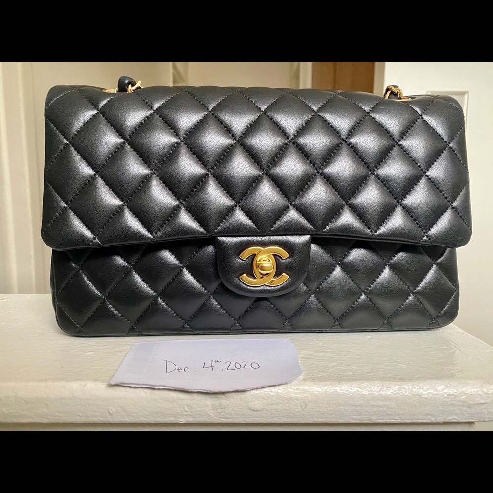 Chanel Medium Classic Flap Black Lambskin - Picture 15 of 15